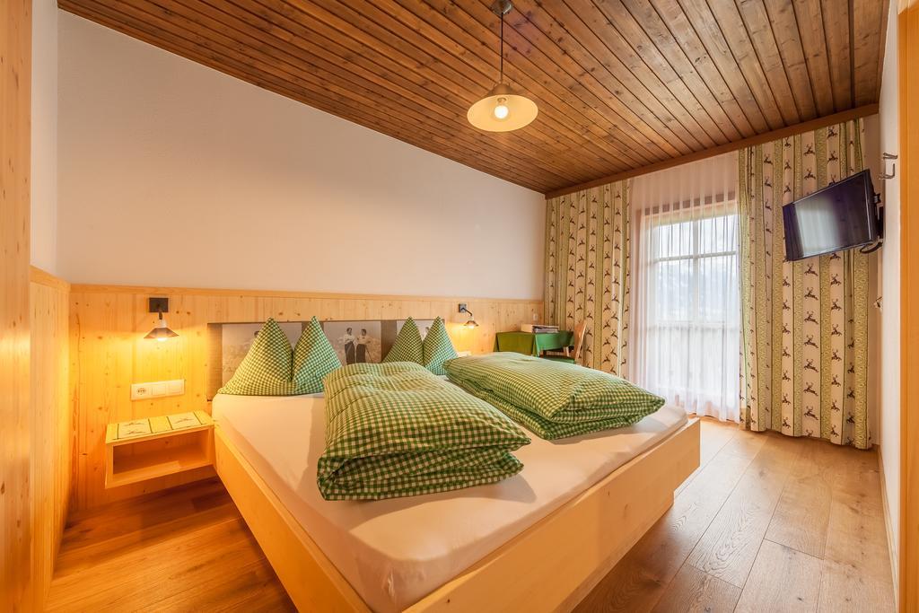 Berggasthaus Agritur Moserhof Prags Exterior foto